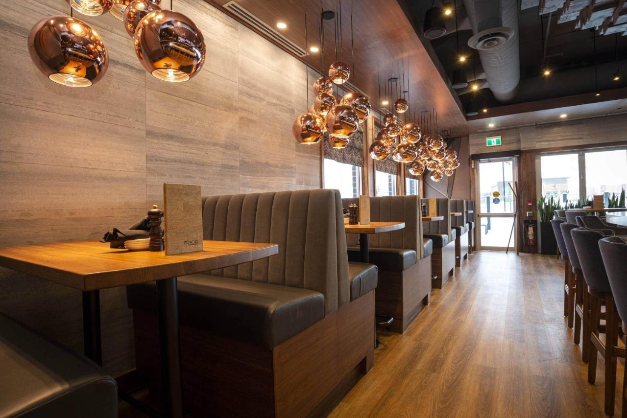 Sandman Signature Sherwood Park Hotel Екстериор снимка