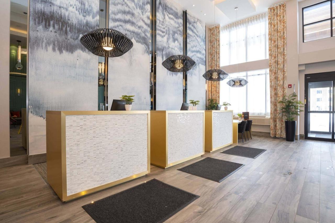 Sandman Signature Sherwood Park Hotel Екстериор снимка