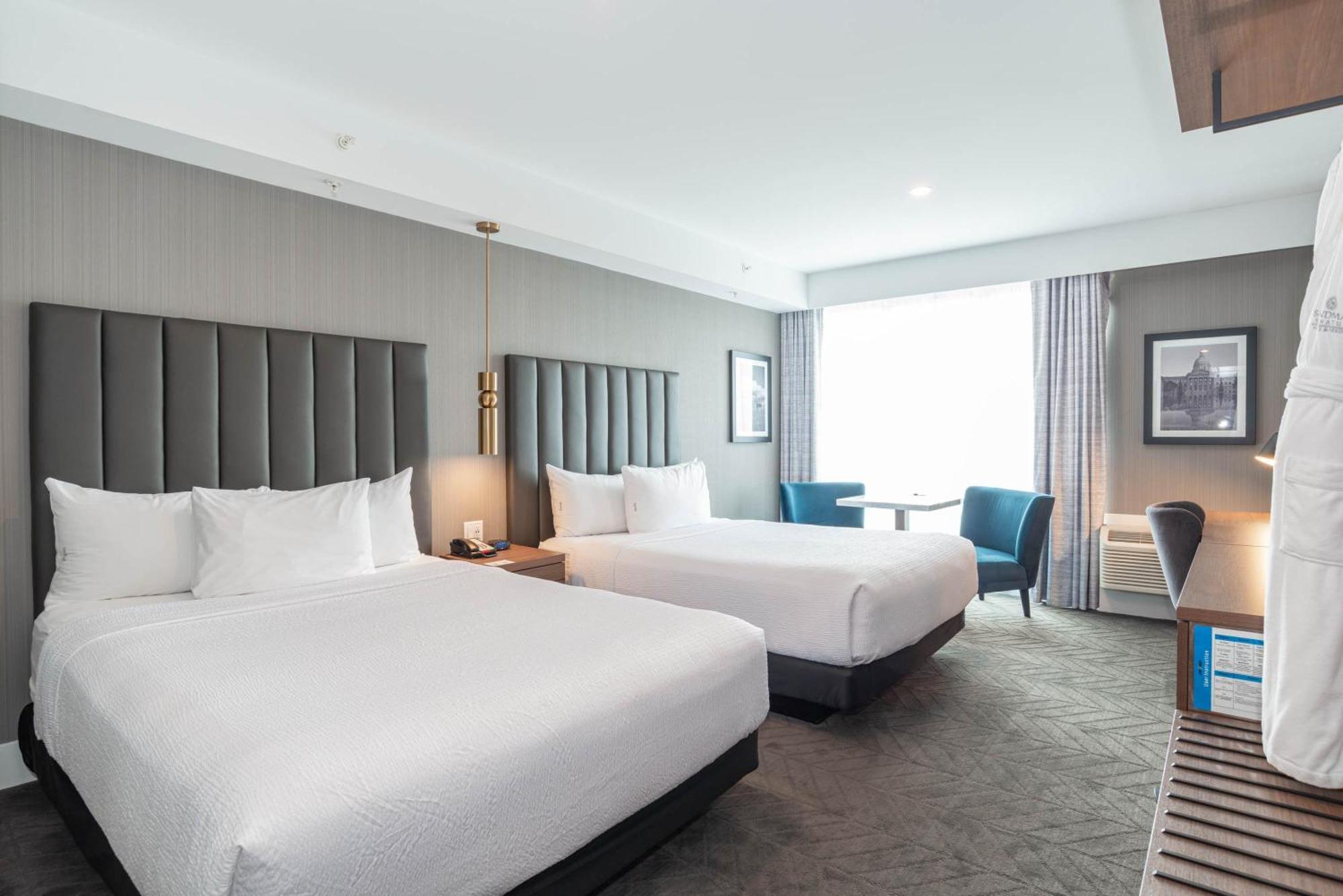 Sandman Signature Sherwood Park Hotel Екстериор снимка