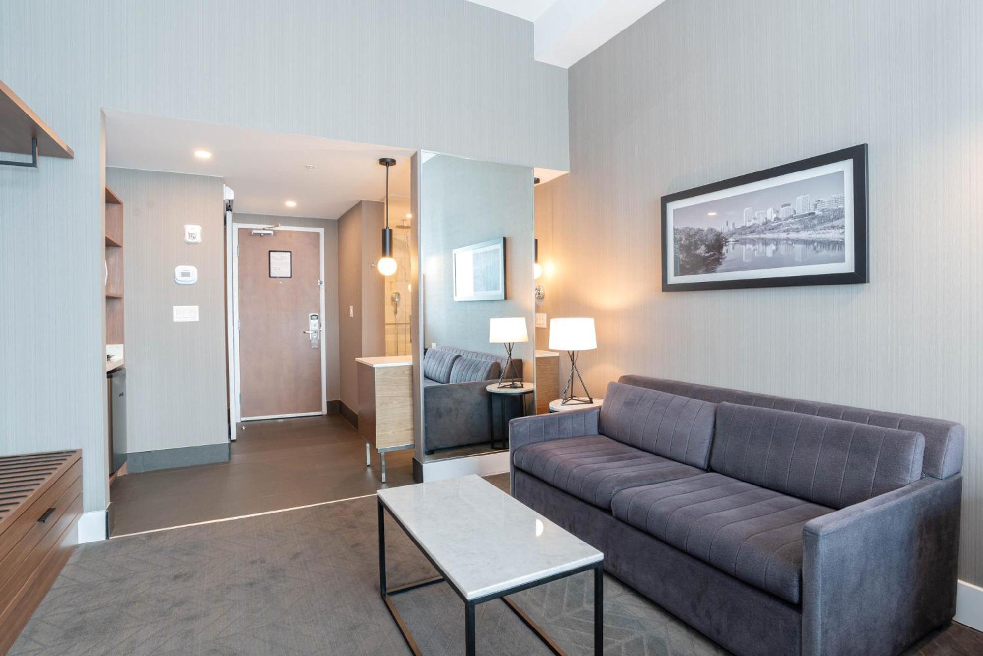Sandman Signature Sherwood Park Hotel Екстериор снимка