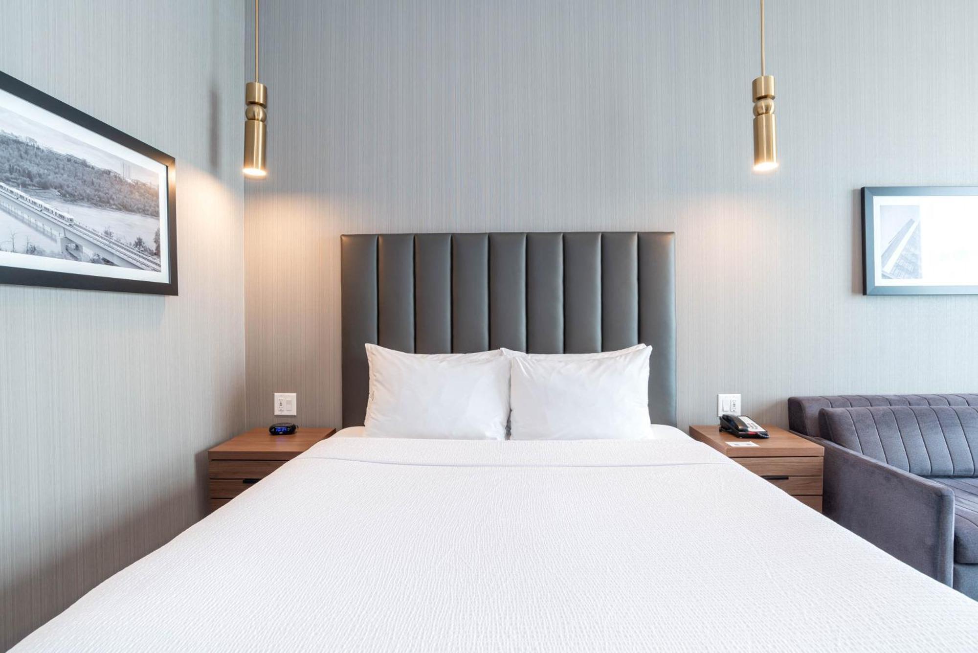 Sandman Signature Sherwood Park Hotel Екстериор снимка