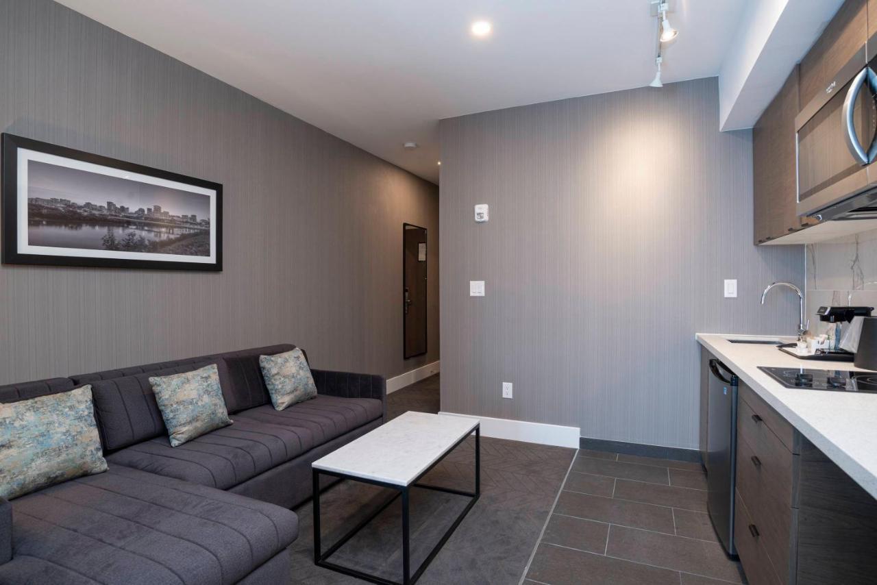 Sandman Signature Sherwood Park Hotel Екстериор снимка